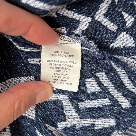 Monteau Los Angeles Small Patterned Navy Tank - Picture 5 of 5